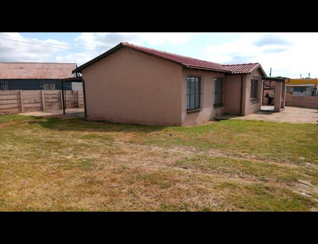 3 BEDROOM HOUSE FOR SALE IN ALRA PARK